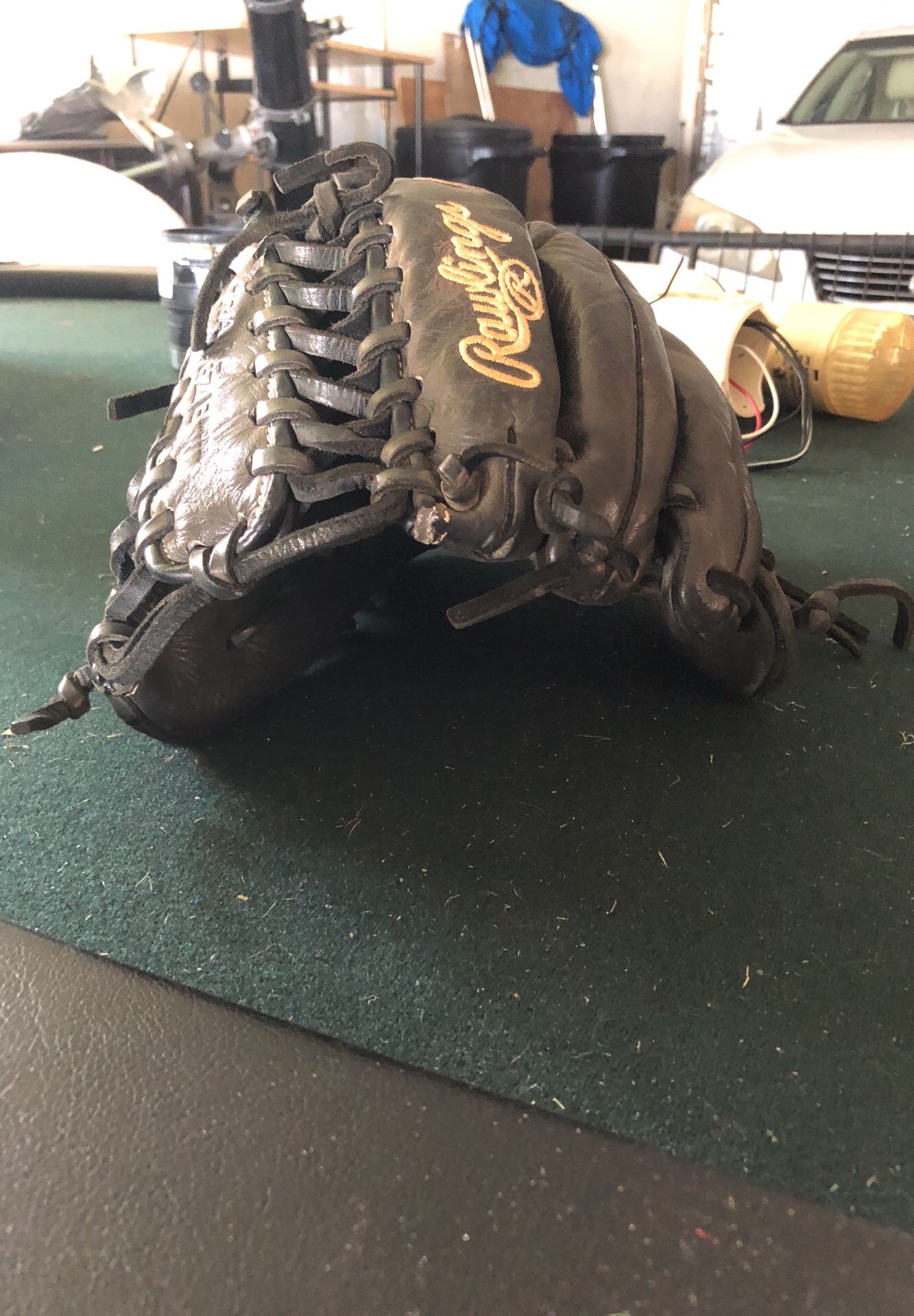 Rawlings glove