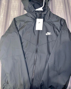 Brand new Men’s Nike Windbreaker Jacket