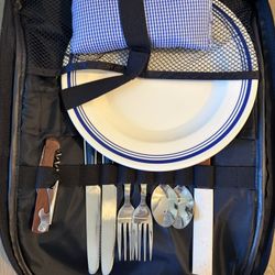 Picnic For 2 Backpack With Utensils, Cups, Insulated Bag