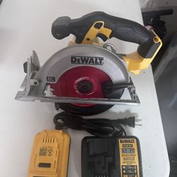 Dewalt Saw 