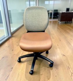 ⭕️ Dauphin German Ergonomic Industrial Task Adjustable Chair