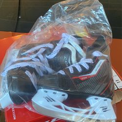 Youth Ice Skates Size 8J Like New In Box