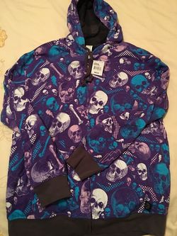 Skull Hoodie Sweatshirt !! Brand New Never Worn !! Still with Tags