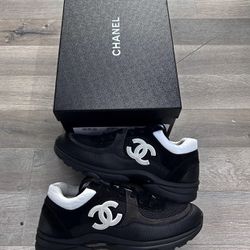 CHANEL, Shoes, Black Chanel Shoes