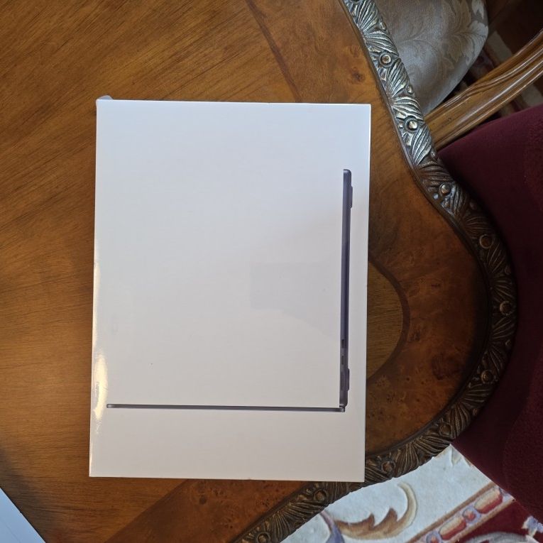 13.6 MacBook Air M2 Sealed, Never Opened 