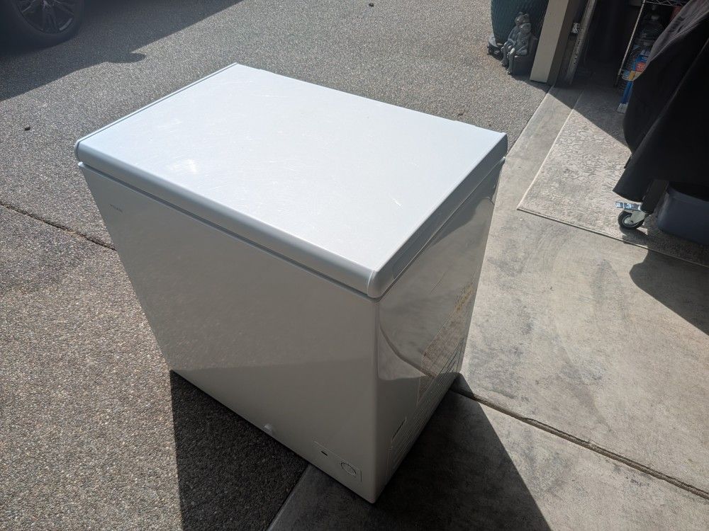 Reach In Freezer FREE (Does Not Work)
