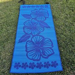 Blue Hibiscus Floral Faux Straw Beach Mat 