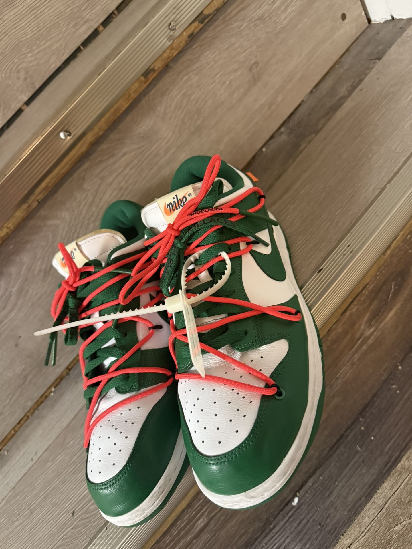 Off White pine green Dunks Size 10.5