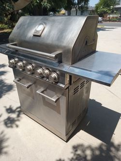 KIRKLAND 5 BURNER GRILL  model 720/1068