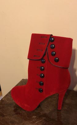 Get ready for Xmas. Red Boot 7 1/2 New