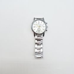 CLASSY MEN'S SILVER TONE GENEVA WRIST WATCH