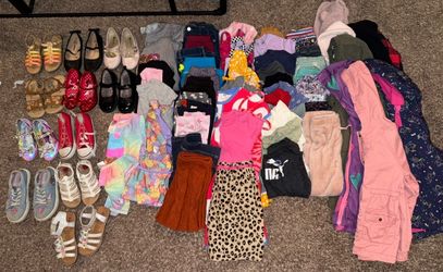 Girls size 4-5t shoe size 9-11c