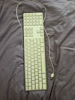 Apple Keyboard