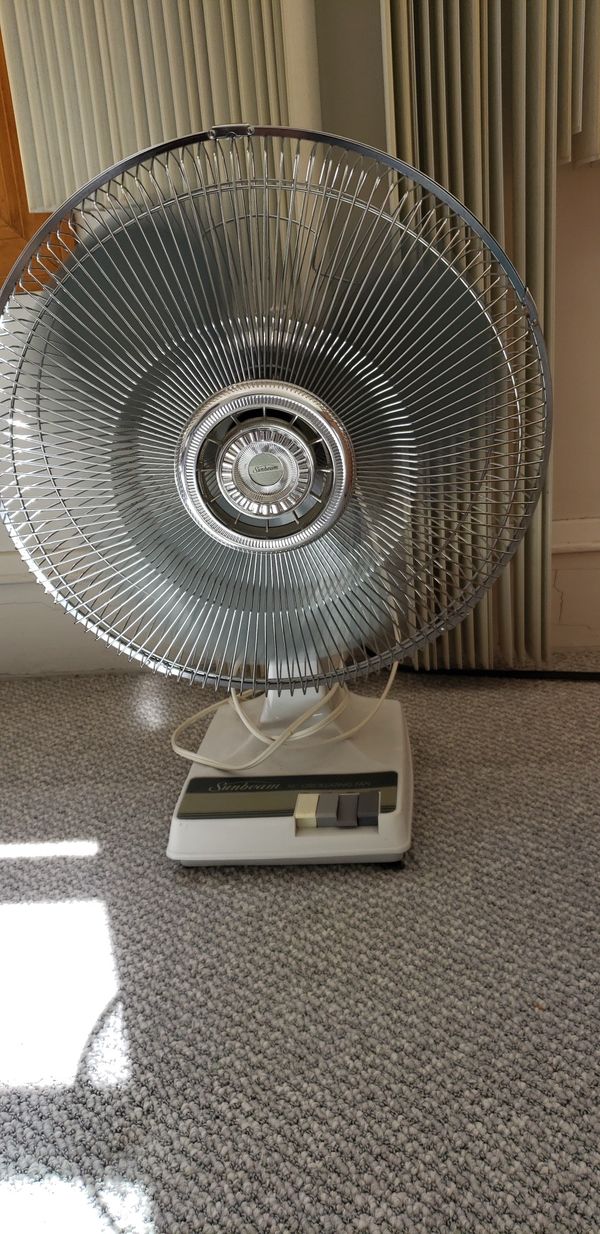 Sunbeam Large 16 Inch 3 Sd Oscillating Desk Fan Used For In Naperville Il Offerup