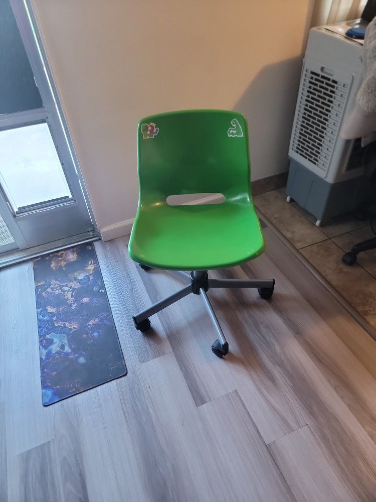 Green Office Chair 