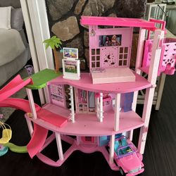 Barbie Dream House 