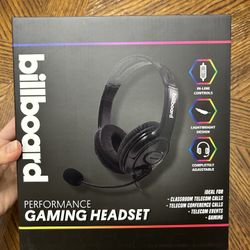 NWT Billboard performance gaming headset 