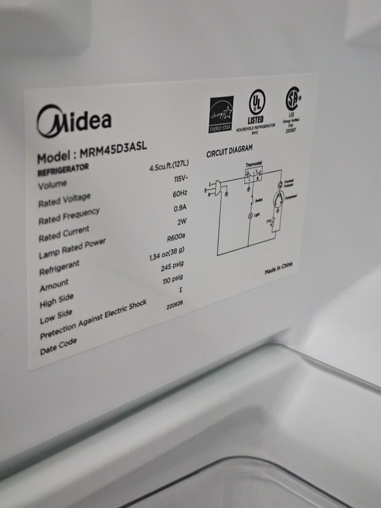 Midea MRM45D3ASL 4.5 cu. ft. Mini Fridge 2Door Top Freezer for Sale in