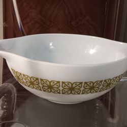 Pyrex Cinderella 4 qt Bowl White Verde Green Square Flowers (contact info removed)s vintage
