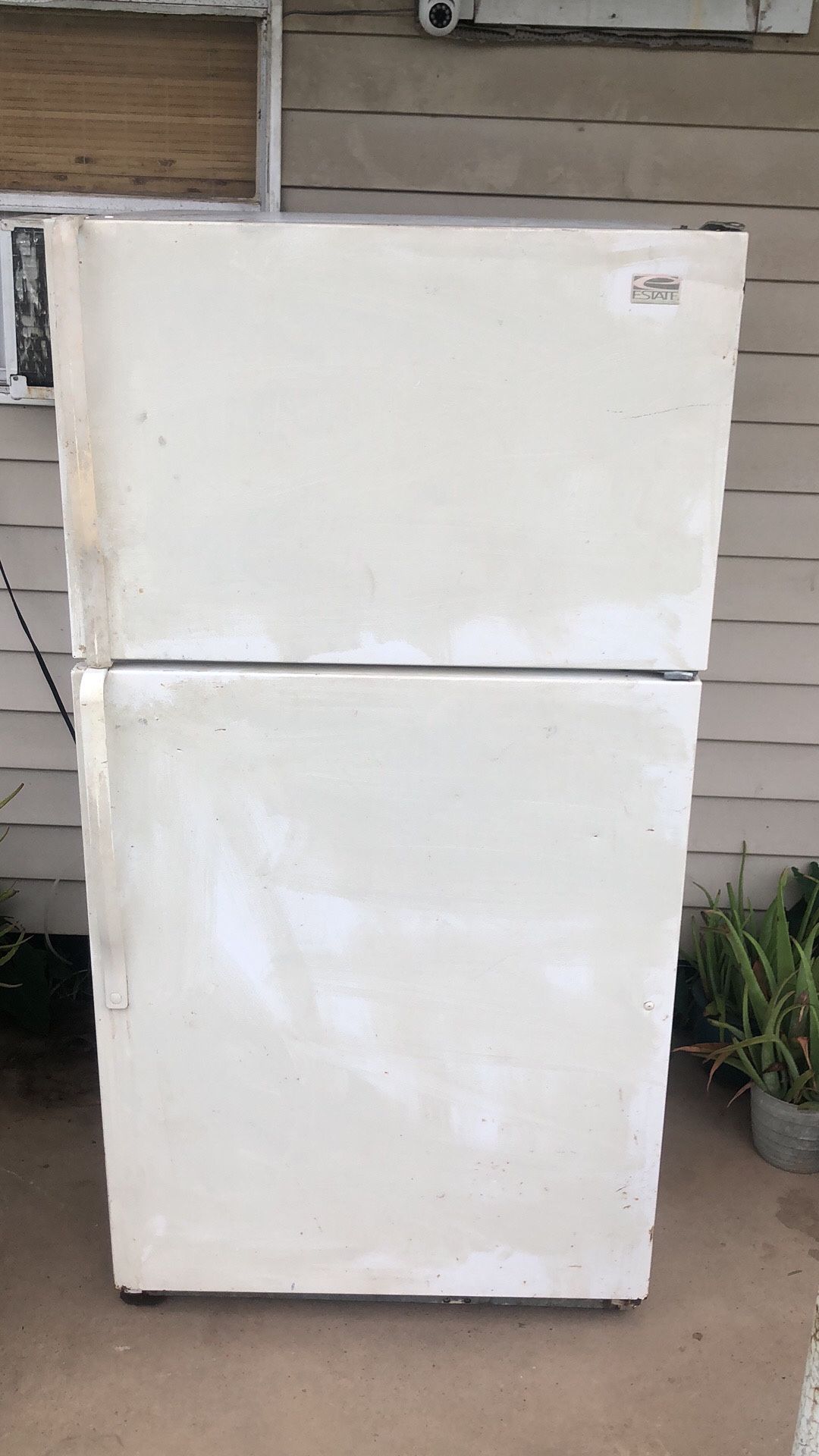Whirlpool Refrigerator With Icemaker