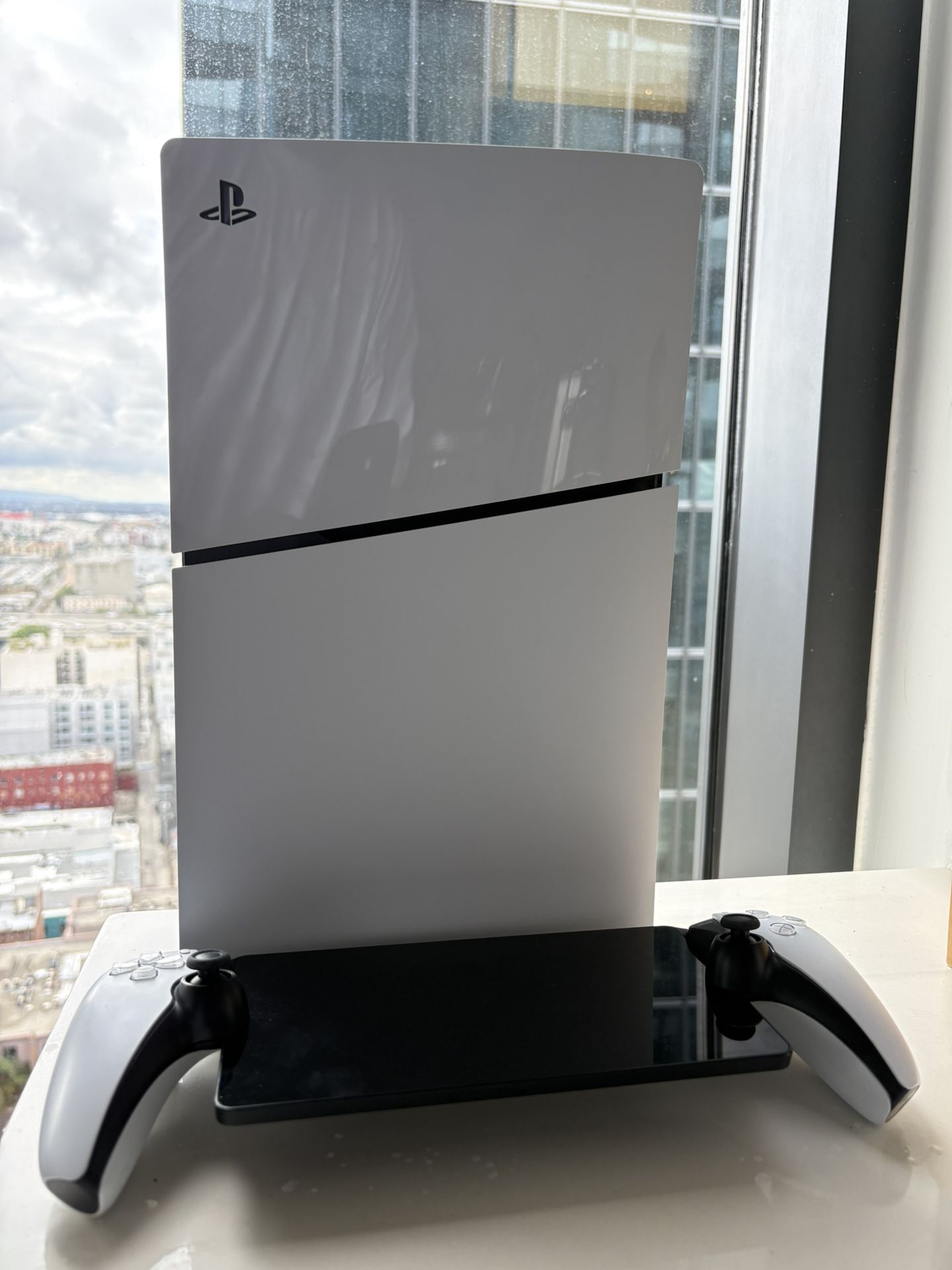 PS5 Digital a Version (PICK UP TODAY)
