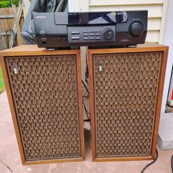 Stereo Receiver With Pair Of Speakers And Bluetooth Adapter. Par De Bocinas Con Recibidor Y Bluetooth Adapter.
