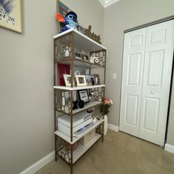 5-Shelf Bookcase – Great Condition – Priced to Sell
