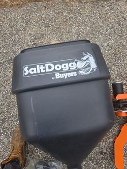 Salt Dog Tailgate Salt Spreader