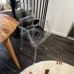 Set Of 4 Acrylic Clear Chairs