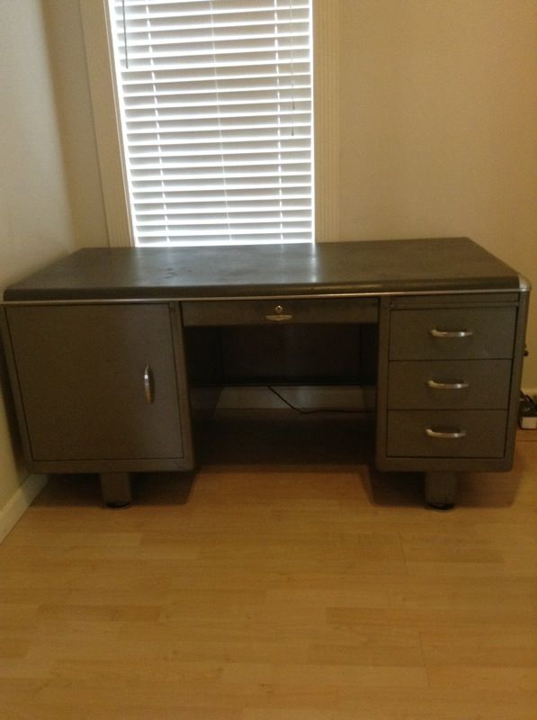 Yawman & Erbe MFG Tanker desk