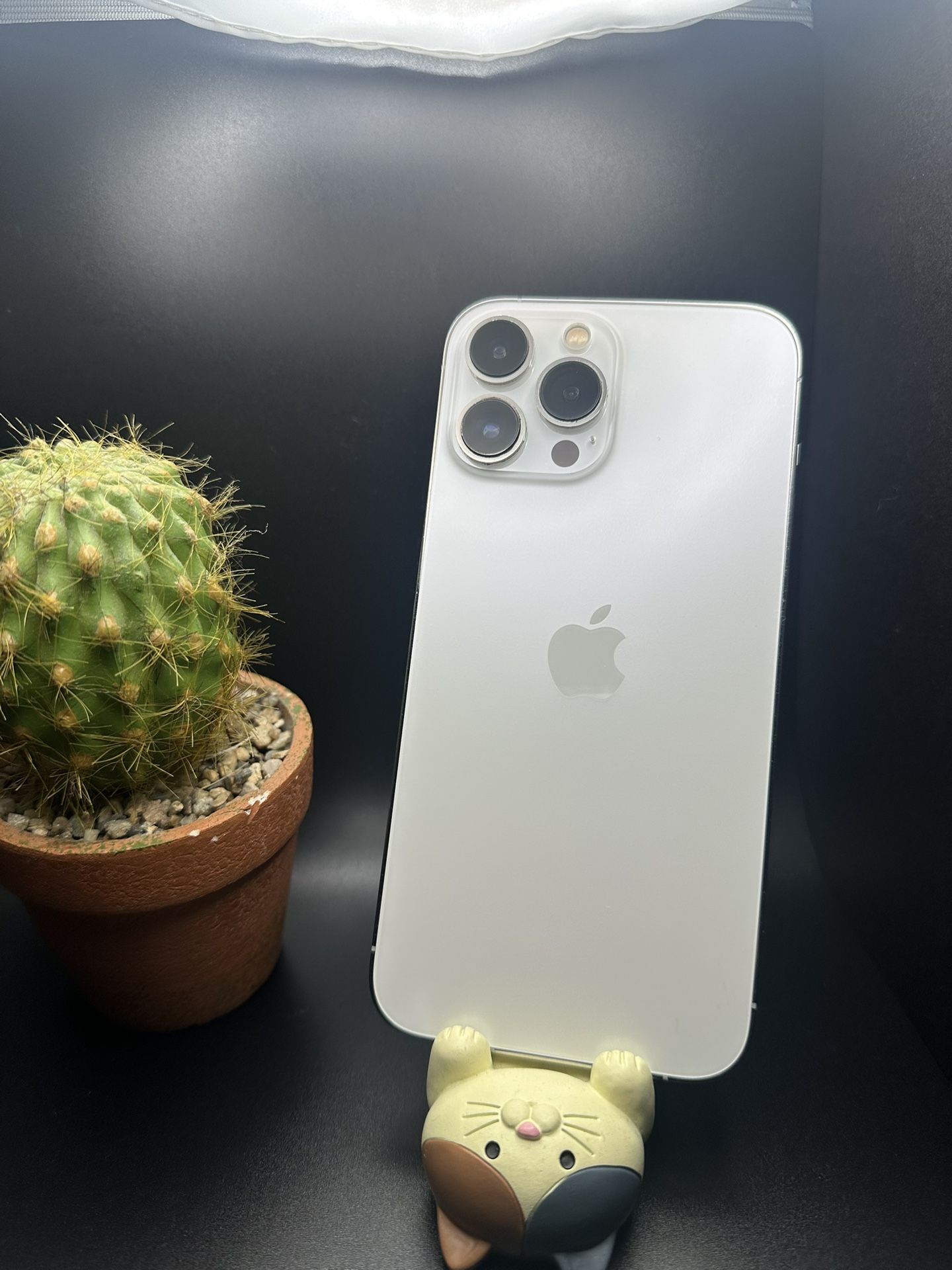 iPhone 13 Pro Max - White – 512 GB– Xfinity Carrier – Great Condition!