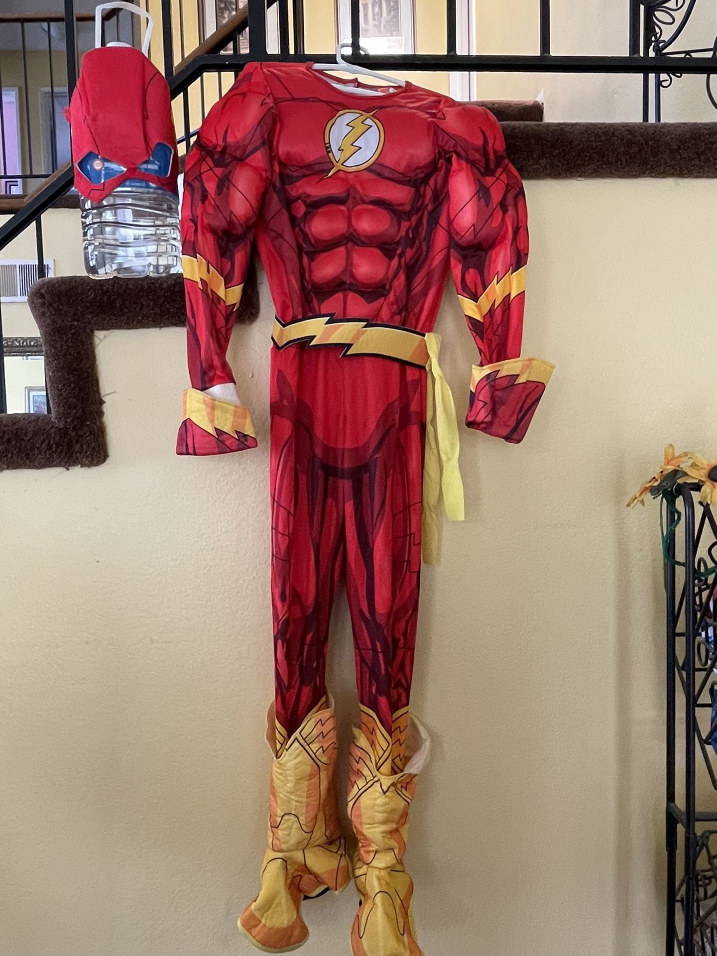 Flash Costume,Belt,and Mask For $15  Size : Medium Kids
