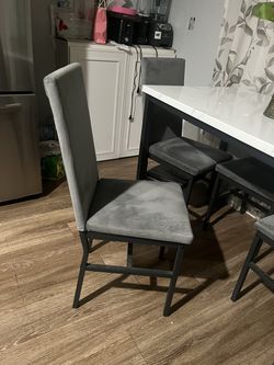 Table & chairs