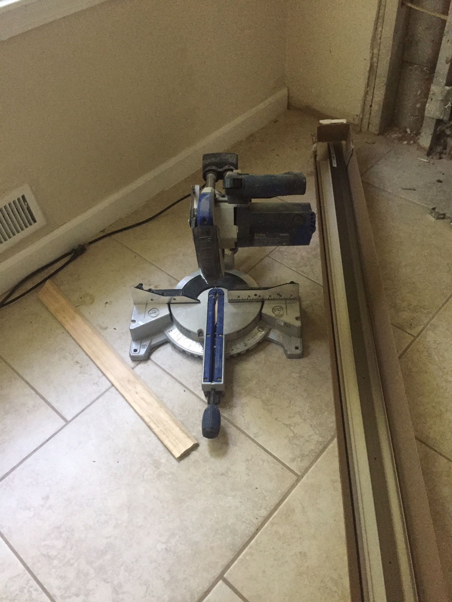 Cutting saw