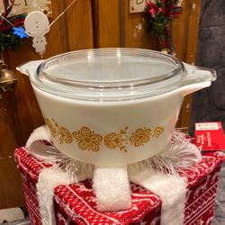 Pyrex casserole Dish
