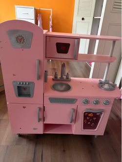 Play kitchen