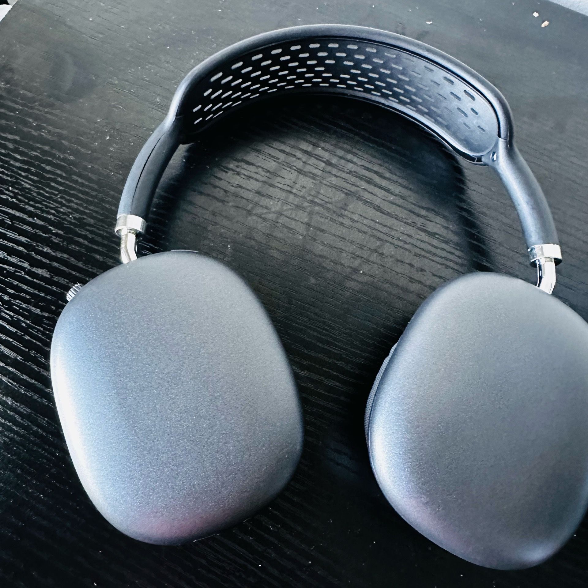 AirPods Max black
