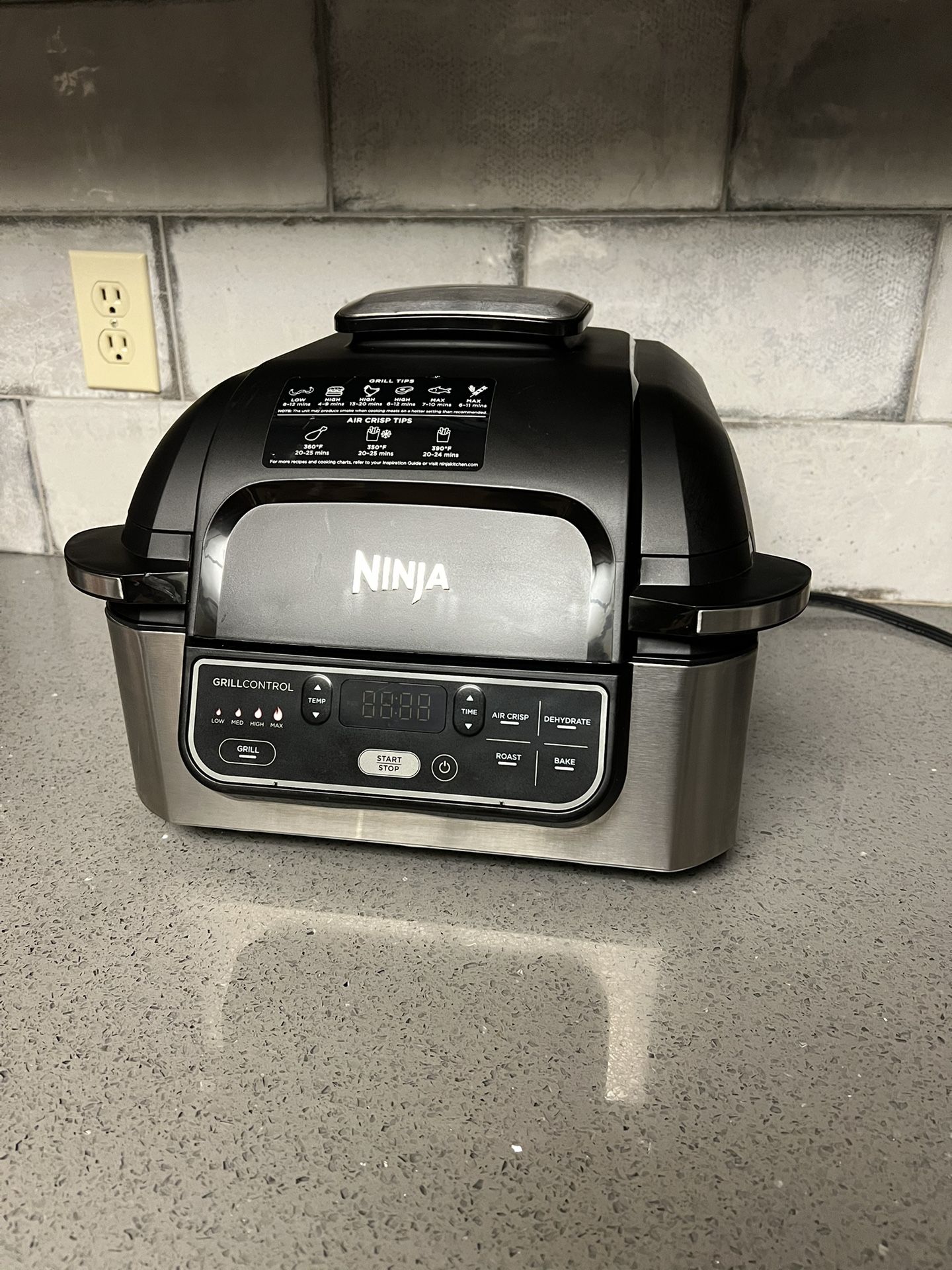 Ninja Foodi Grill AG301 5-in-1 Indoor Grill with Air Fryer NEW (without box)