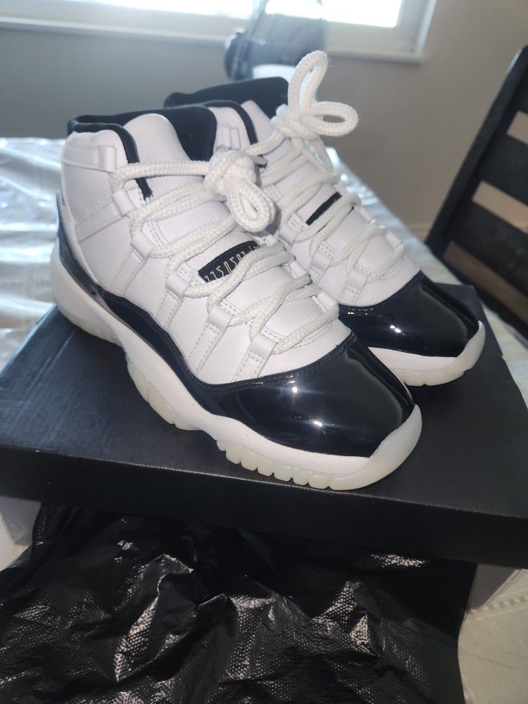 Jordan "Gratitude" 11s Size 4.5y