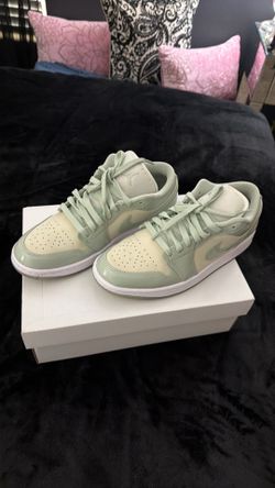 Jordan mint green & light green