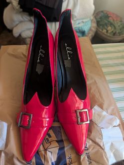 Ellie witchy pumps