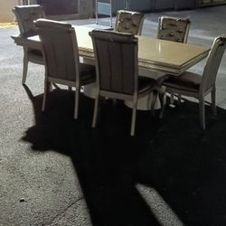 Table With 6 Chairs, Glamour