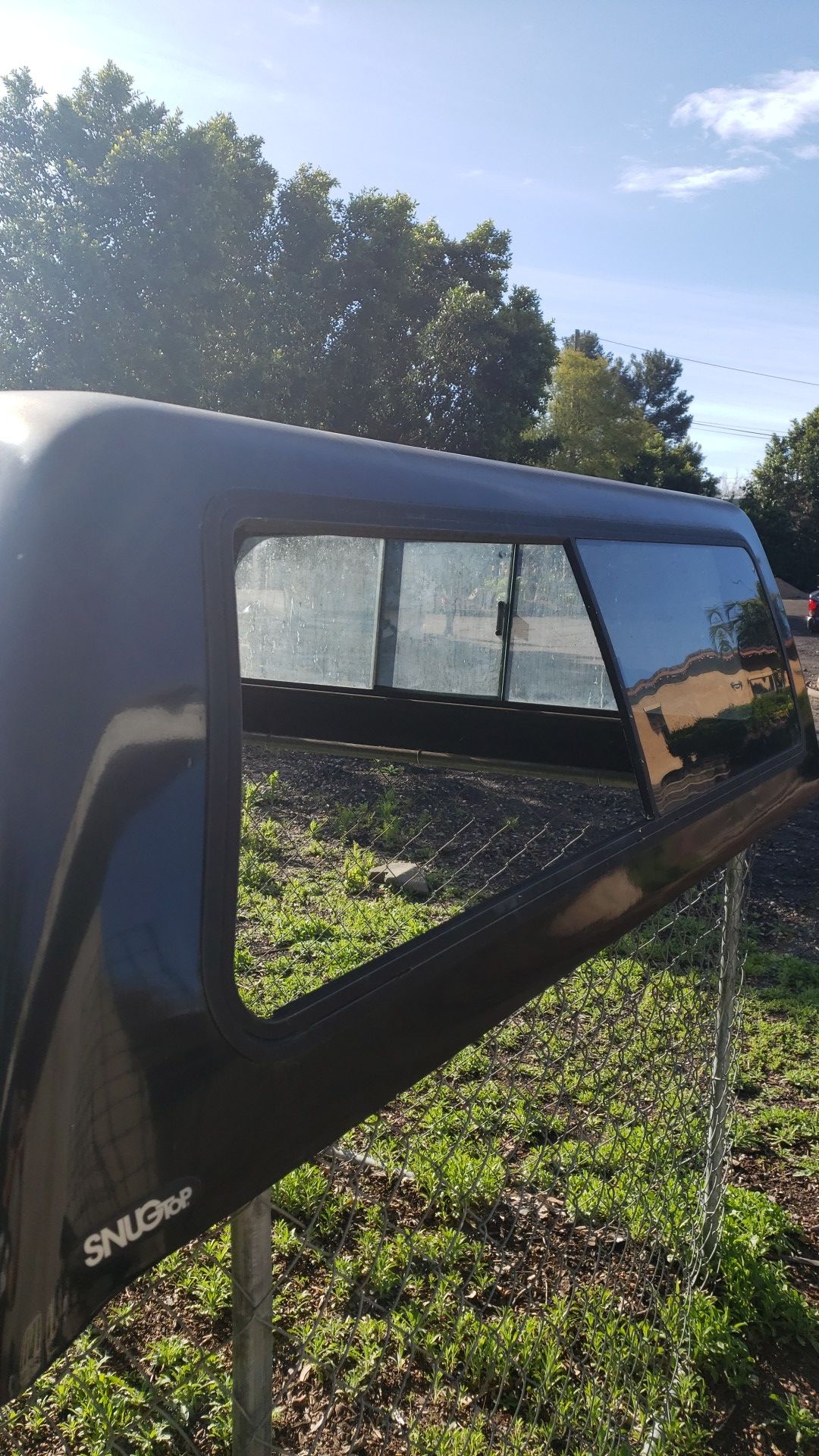 Snug Top Camper Shell F250 Superduty 2003 standard bed for Sale in