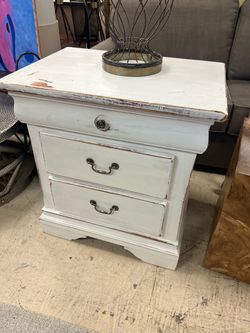 White Distressed Wood Nightstand with Drawers
