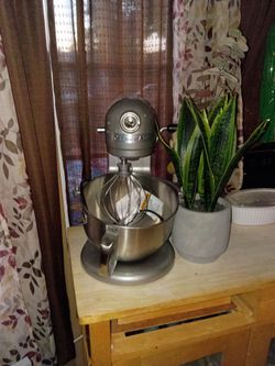 Kitchen aid stand mixer