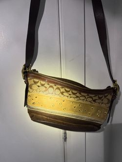 Coach Signature Brown Beige Gold Shoulder Bag Zip Closure Lined Studded