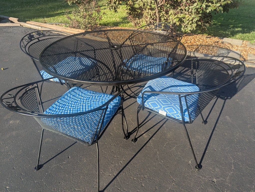 Woodard Salterini Wrought Iron Patio Set W/4 Barrel Chairs (Darien Pickup)