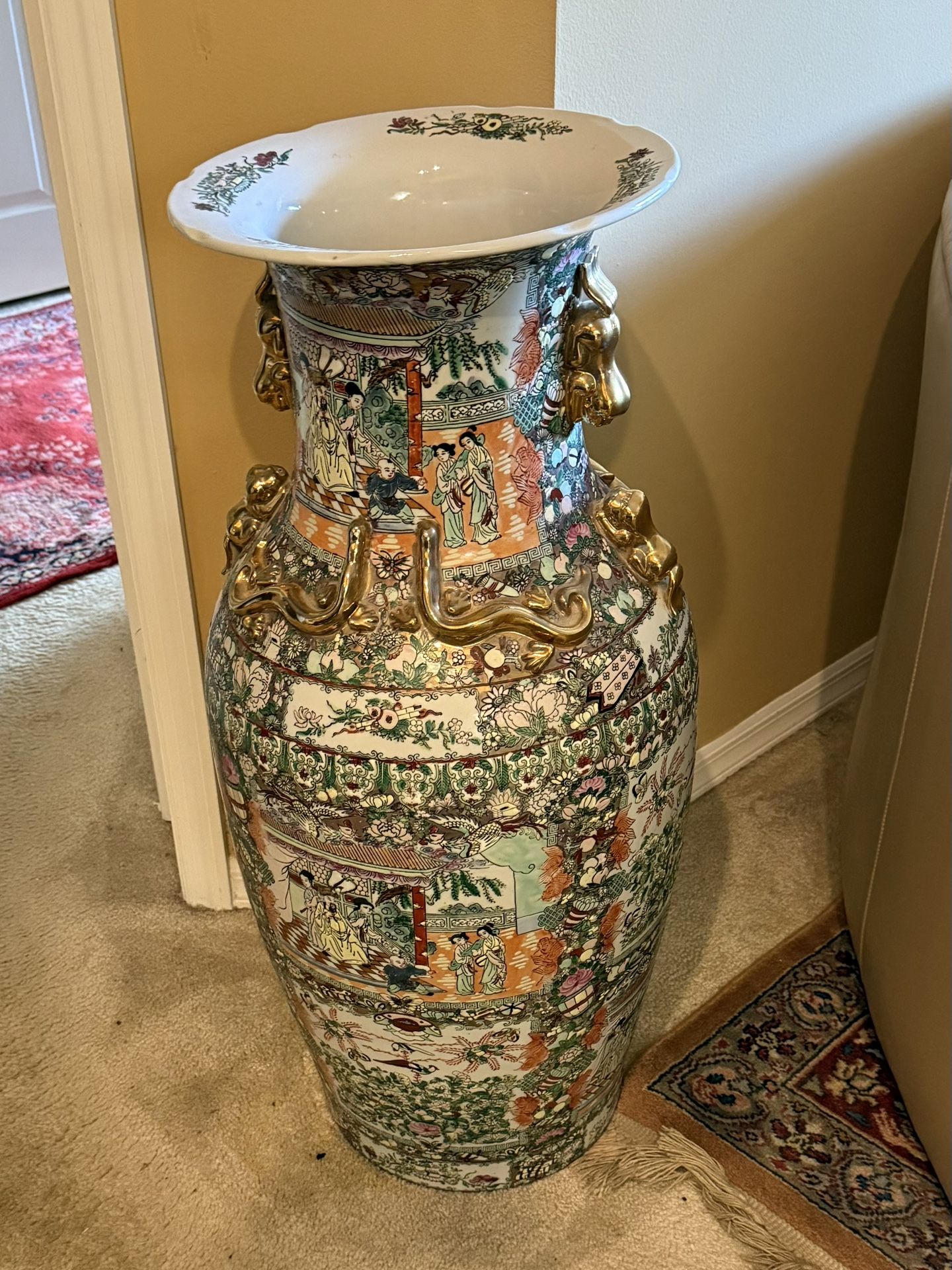 Oriental Vase . NEED TO MOVE IT !!!