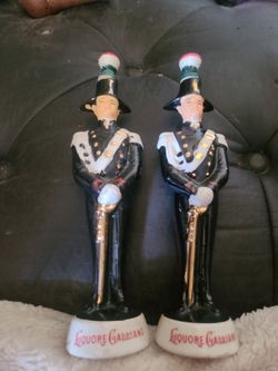 Vintage liquor Galliano soldier decanter figurines Coronetti Cunardo Italy 1969