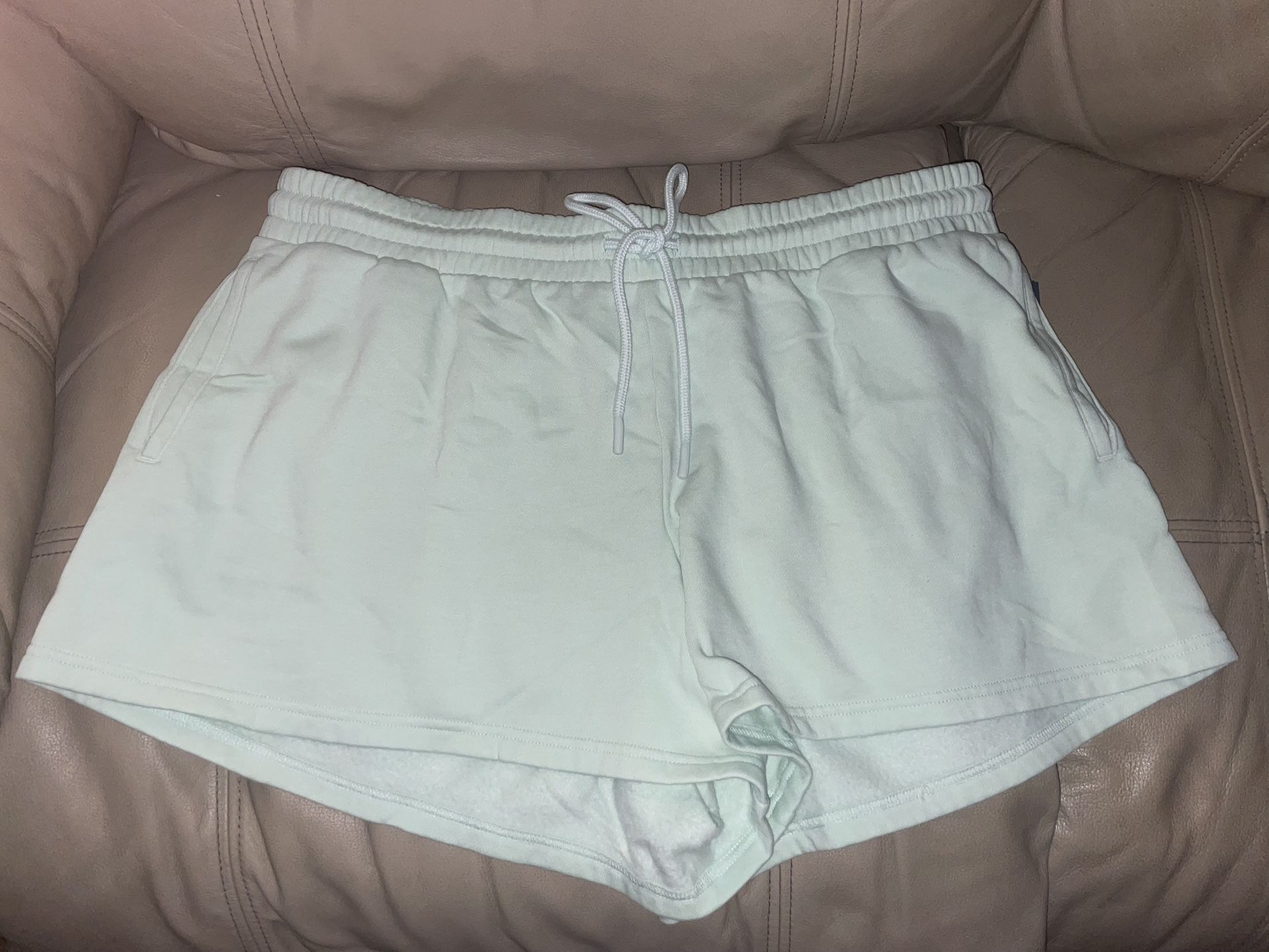 Ladies Mint Green Mid Thigh Fleece Shorts XXL Size NWT Universal Thread Goods Co